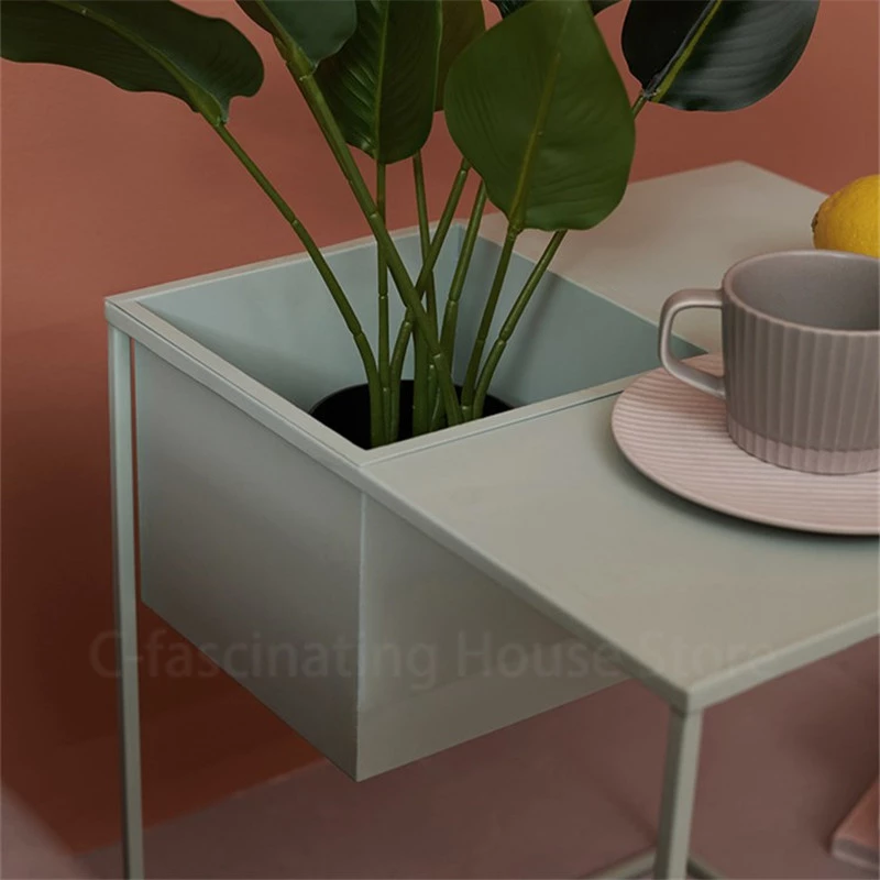 Klein Flower Stand
