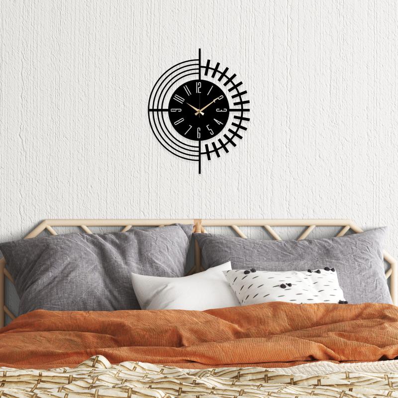 Ardilla Metal Clock