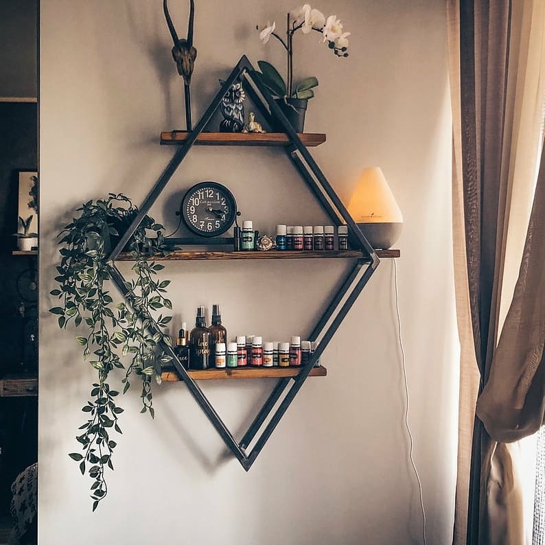 Triangle Larin Metal Wall Shelf